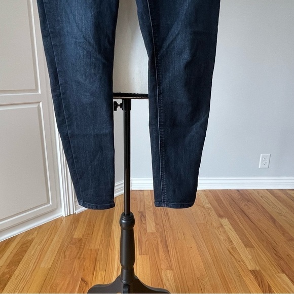 Democracy AB Technology jeans in a size 6 - Picture 9 of 16